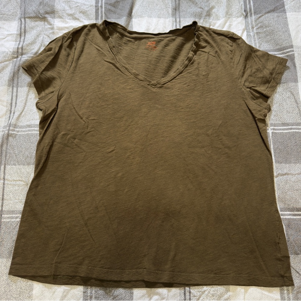 Joe Fresh v-neck green t-shirt